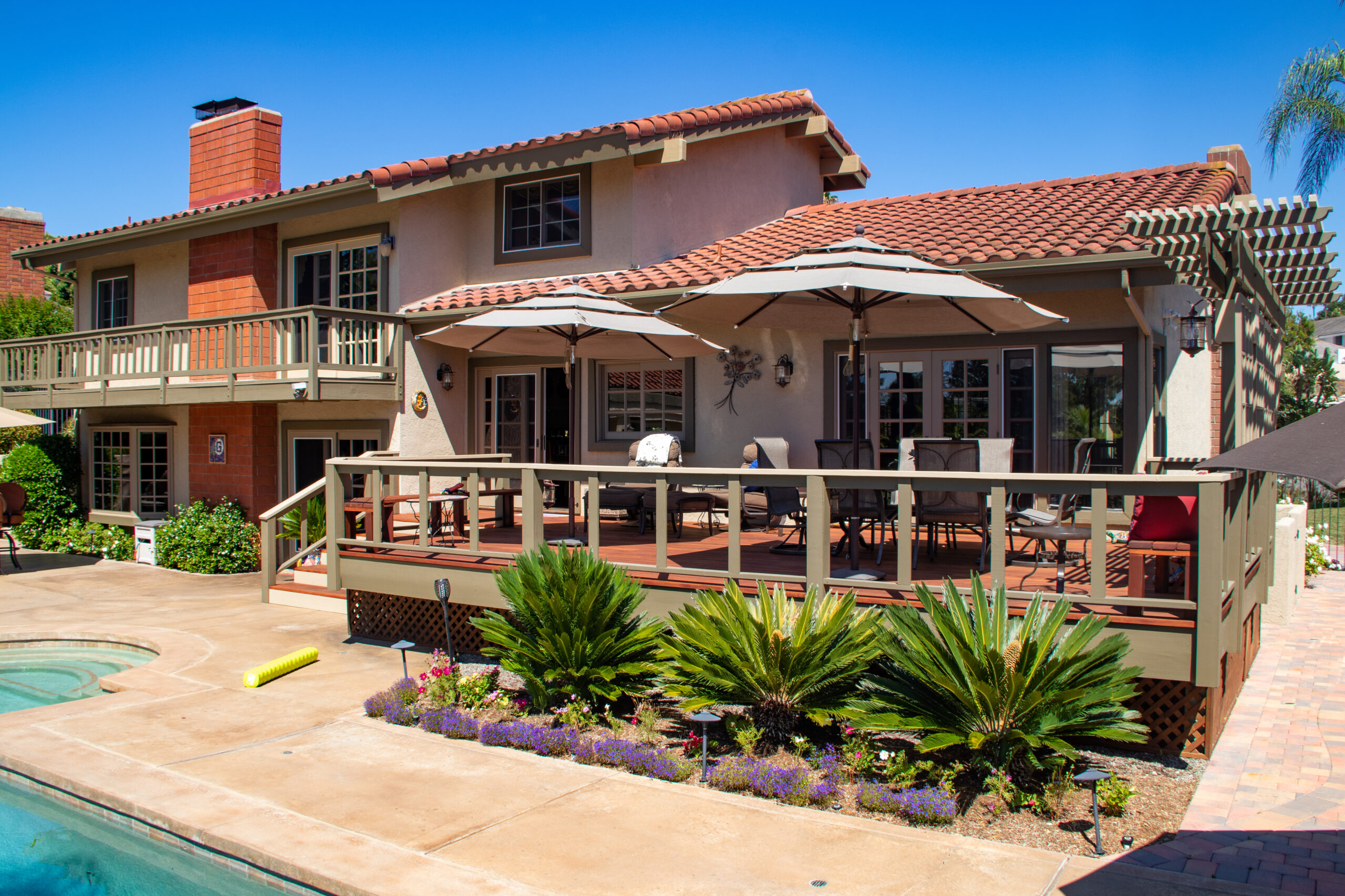 Enhance Your Outdoor Living Space with Pavers